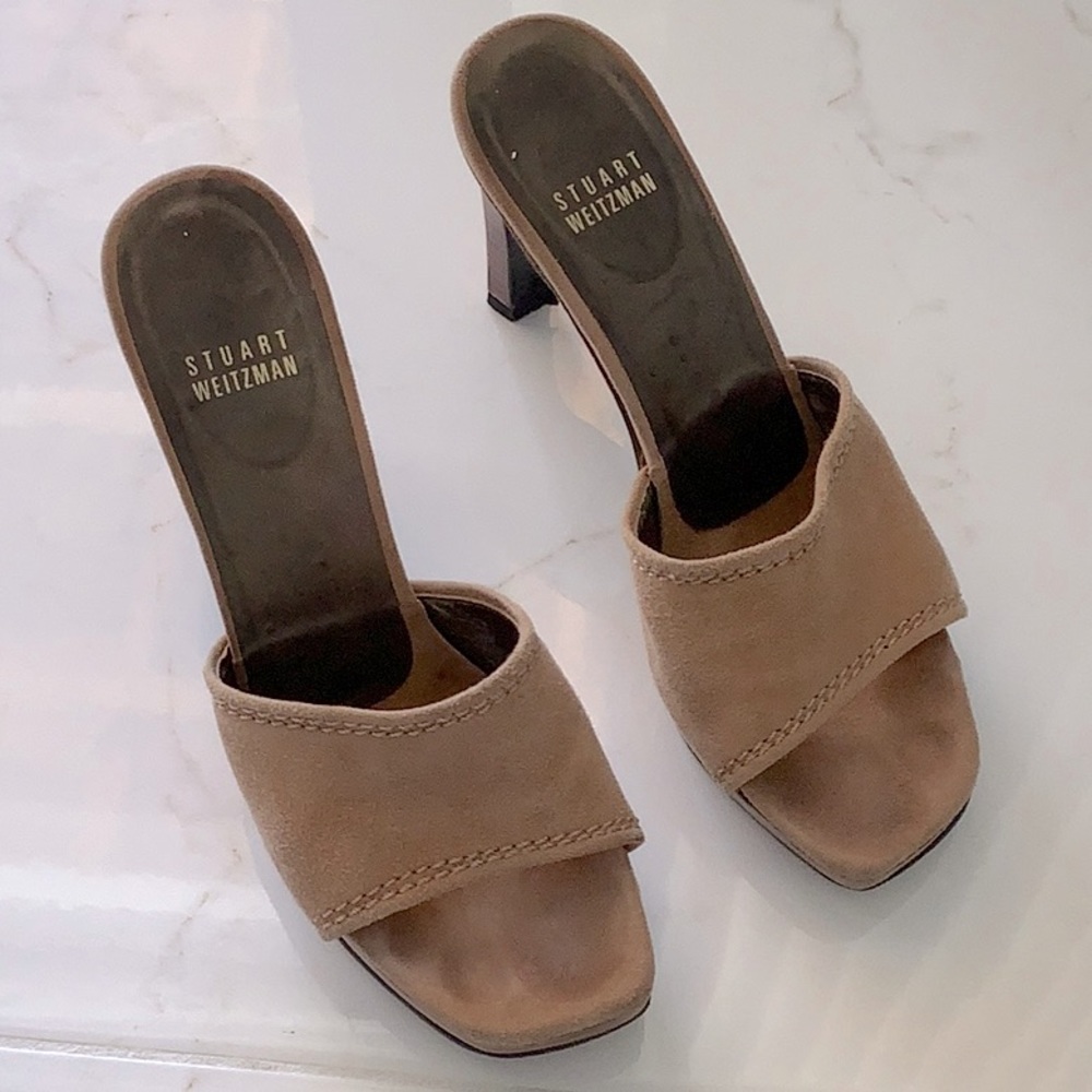 Stuart Weitzman. S 7 very comfortable. Can fit 7,5